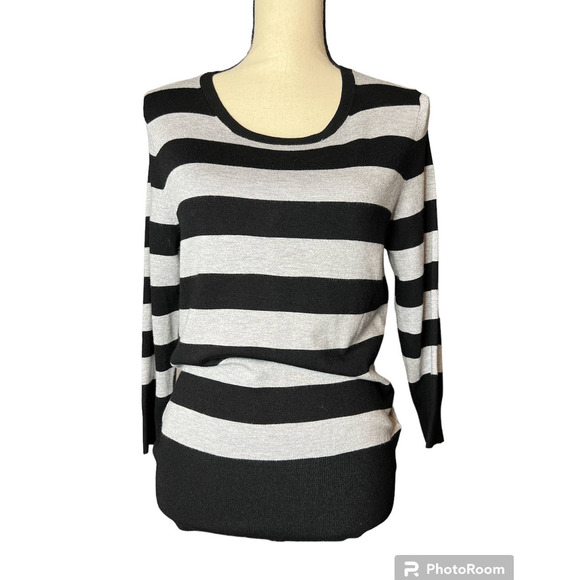 French Connection Women's Sweater Size M in Black and Gray Stripes NEW - Picture 1 of 7